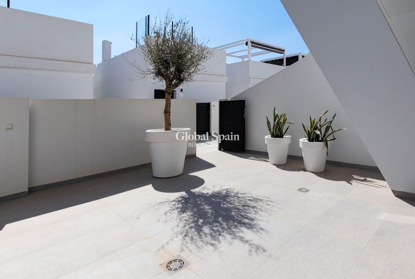 Nueva construcción  - Villa -
GUARDAMAR DEL SEGURA