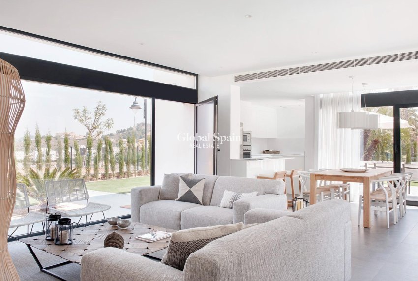 Nueva construcción  - VILLA -
LA MANGA DEL MAR MENOR