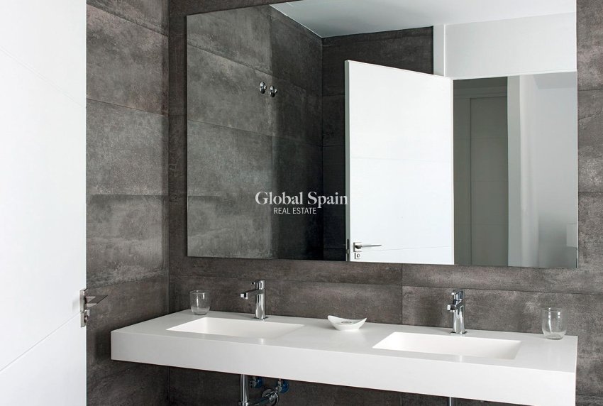 Nueva construcción  - VILLA -
LA MANGA DEL MAR MENOR