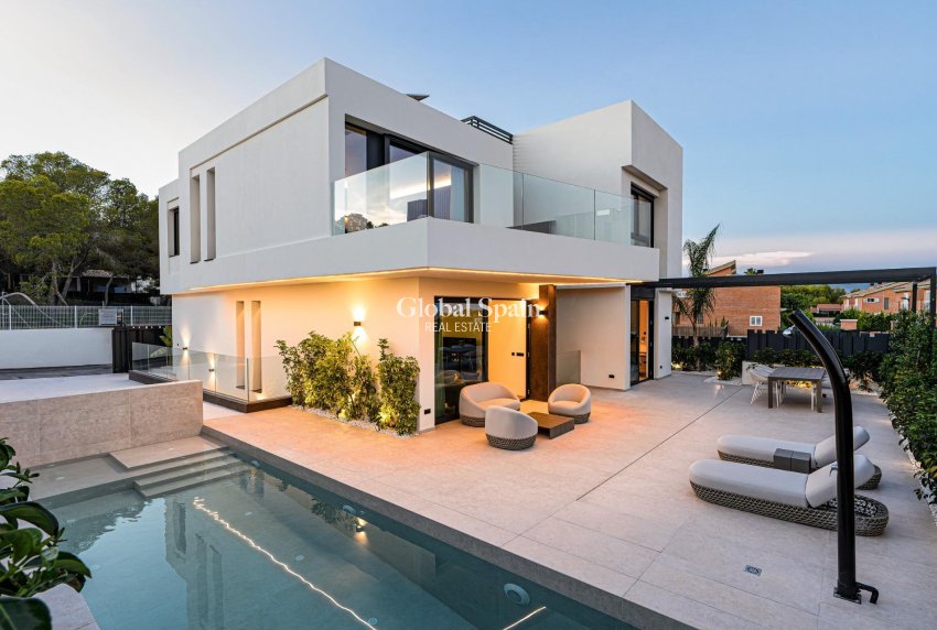 Nueva construcción  - VILLA -
LA NUCÍA - Coblanca