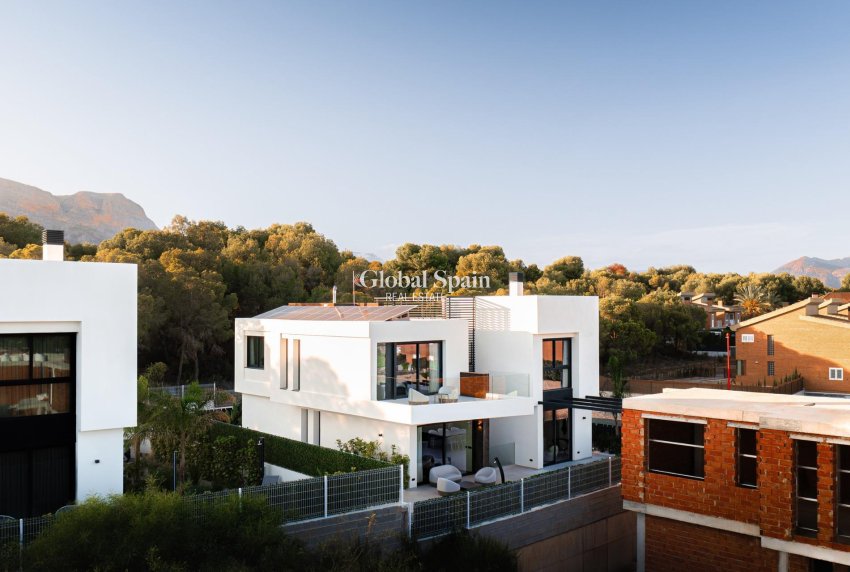 Nueva construcción  - VILLA -
LA NUCÍA - Coblanca