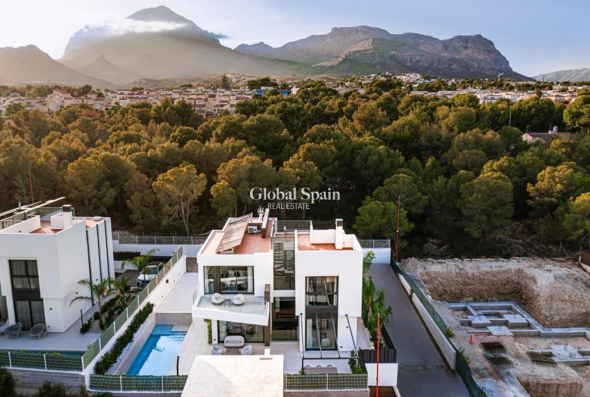 Nueva construcción  - VILLA -
LA NUCÍA - Coblanca