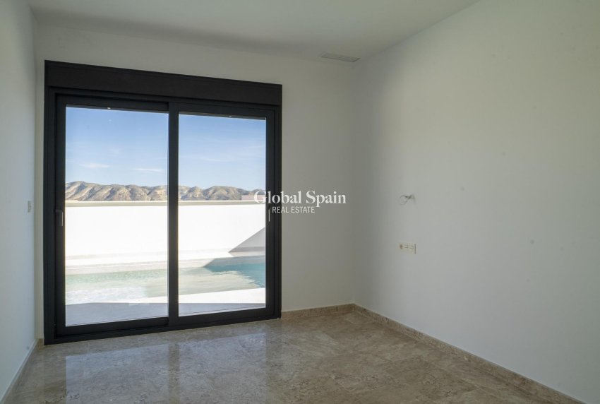 Nueva construcción  - VILLA -
LA NUCÍA - Urb. Don Mar