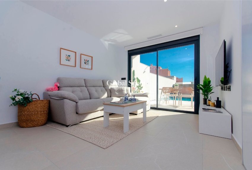 Nueva construcción  - Villa -
LOS MONTESINOS - La Herada