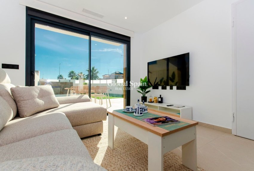 Nueva construcción  - Villa -
LOS MONTESINOS - La Herada