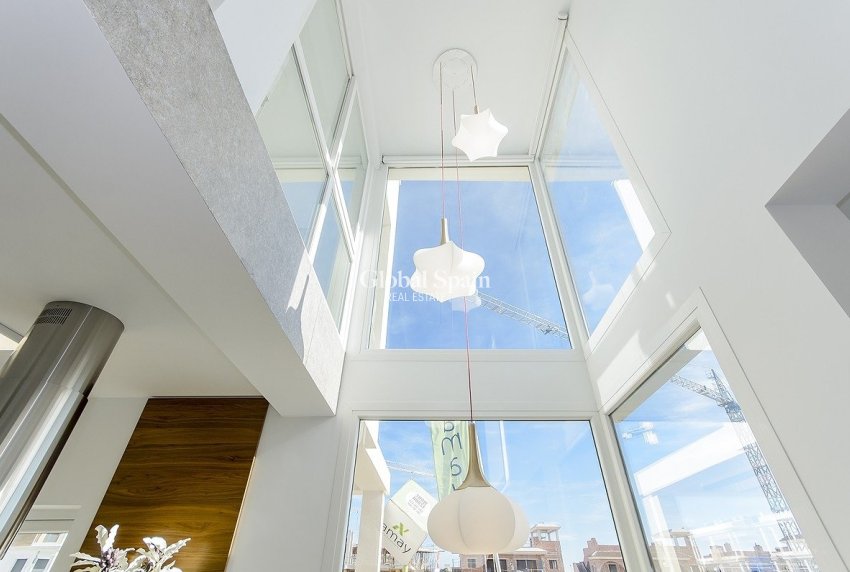 Nueva construcción  - VILLA -
LOS MONTESINOS - La Herrada