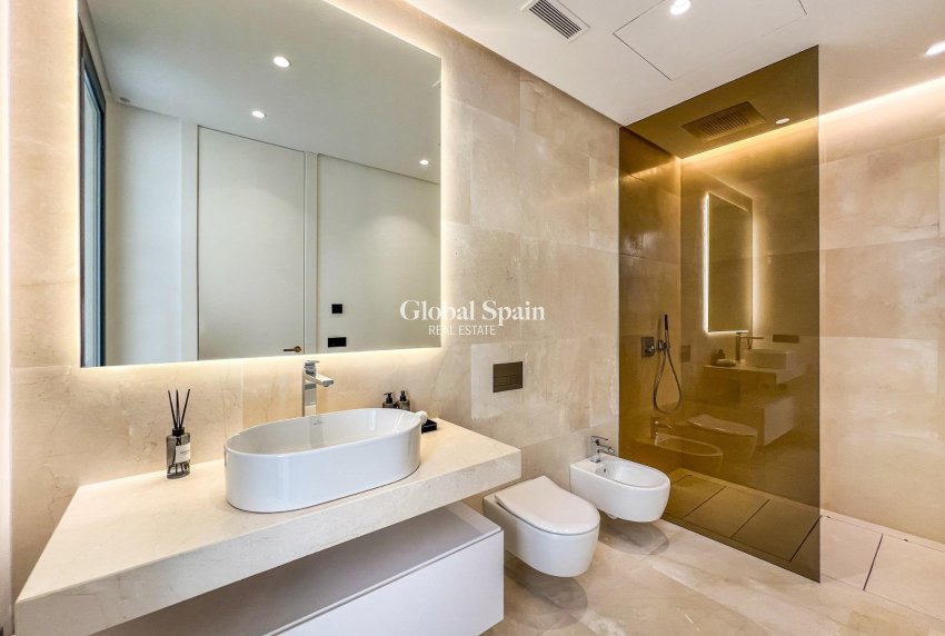 Nueva construcción  - VILLA -
MARBELLA - Lomas De Marbella Club