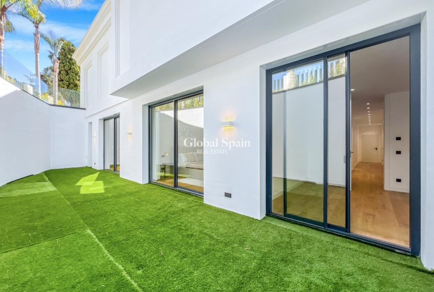 Nueva construcción  - VILLA -
MARBELLA - Lomas De Marbella Club