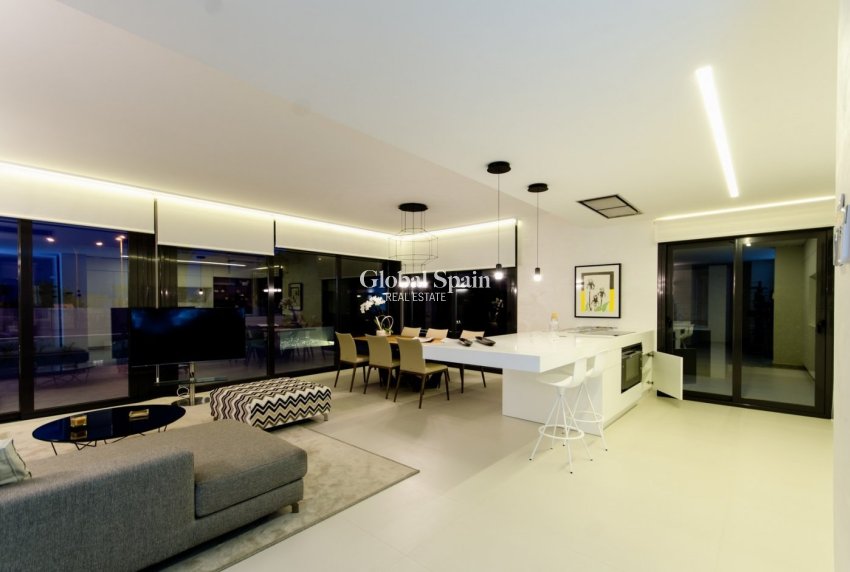 Nueva construcción  - Villa -
ORIHUELA COSTA - CAMPOAMOR