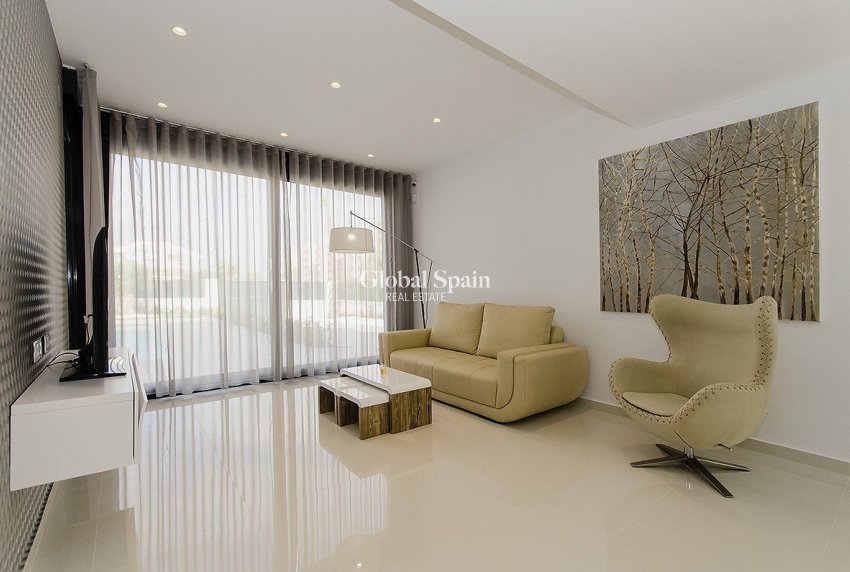 Nueva construcción  - VILLA -
ORIHUELA COSTA - CAMPOAMOR