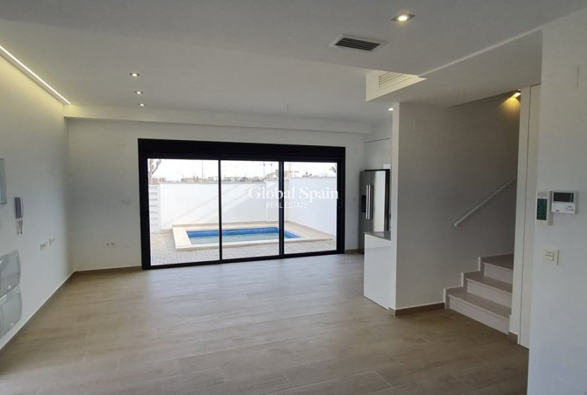 Nueva construcción  - VILLA -
ORIHUELA COSTA - El Barranco