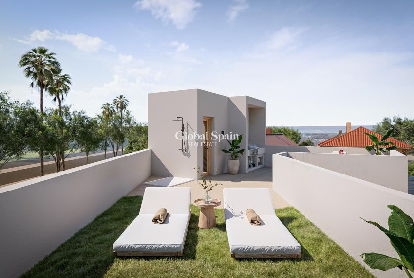 Nueva construcción  - VILLA -
ORIHUELA COSTA - La Zenia