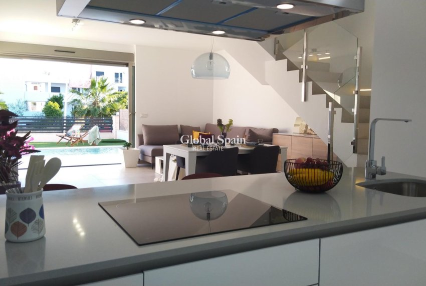 Nueva construcción  - VILLA -
ORIHUELA COSTA - PAU 8