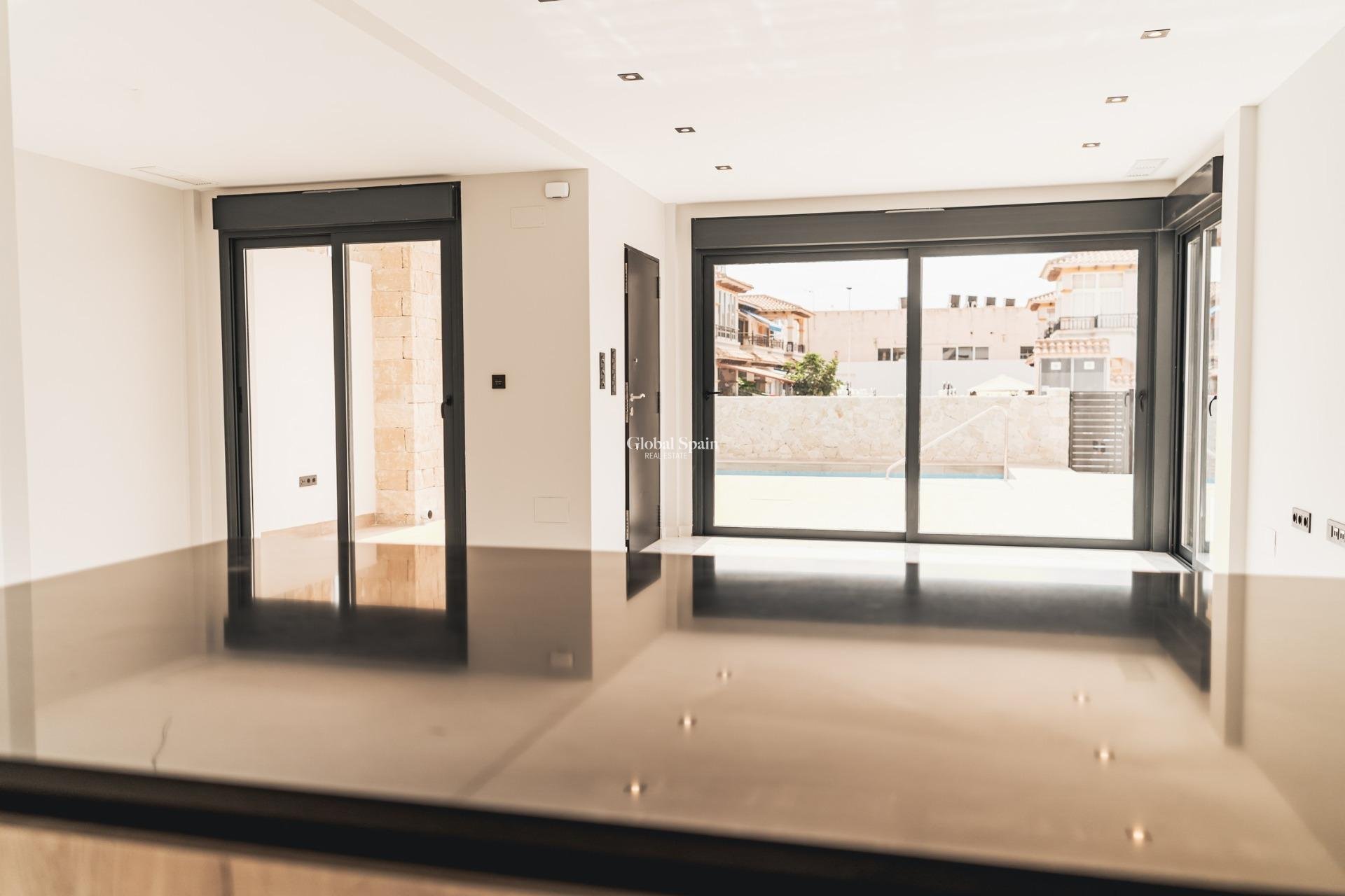 Nueva construcción  - VILLA -
ORIHUELA COSTA - Punta Prima