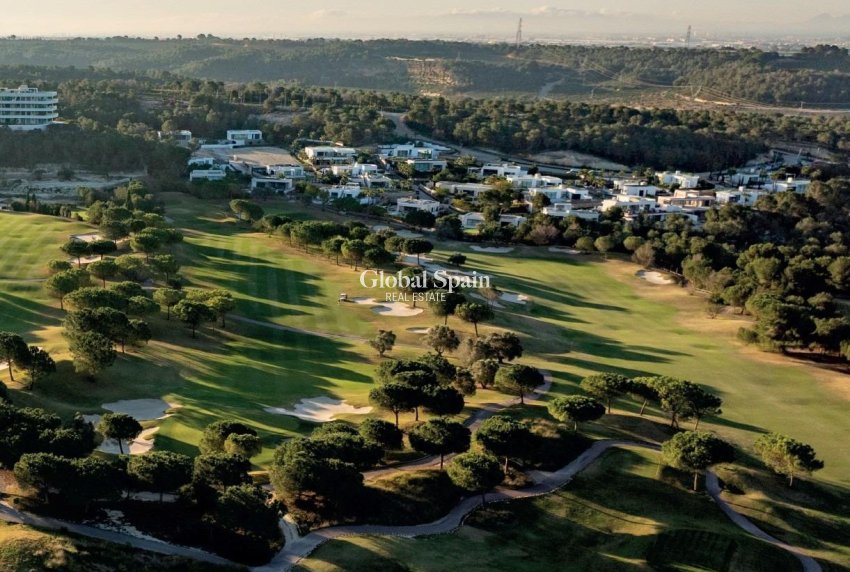 Nueva construcción  - VILLA -
ORIHUELA - LAS COLINAS GOLF RESORT