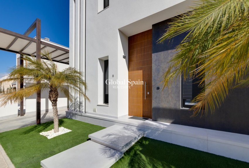 Nueva construcción  - VILLA -
PILAR DE LA HORADADA - Lo Romero Golf