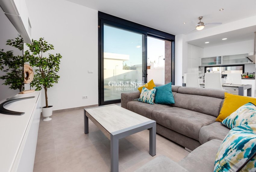 Nueva construcción  - Villa -
PILAR DE LA HORADADA - Pilar de la Horadada