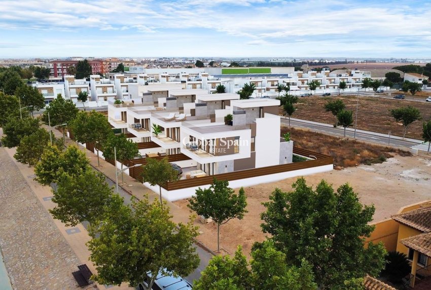 Nueva construcción  - VILLA -
PILAR DE LA HORADADA - pueblo