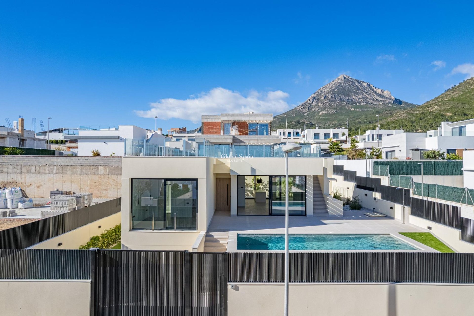 Nueva construcción  - VILLA -
POLOP - La Alberca