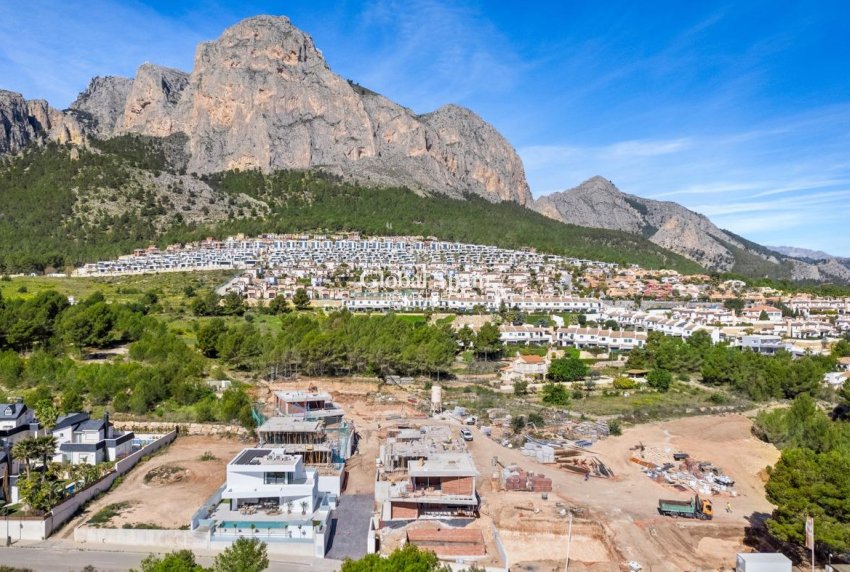 Nueva construcción  - VILLA -
POLOP - Urbanizaciones
