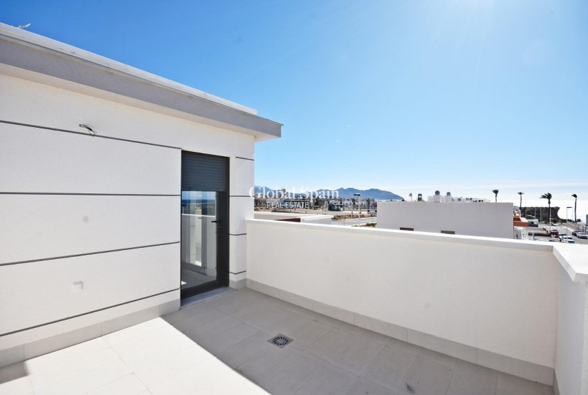 Nueva construcción  - VILLA -
PUERTO DE MAZARRÓN - Mar De Plata