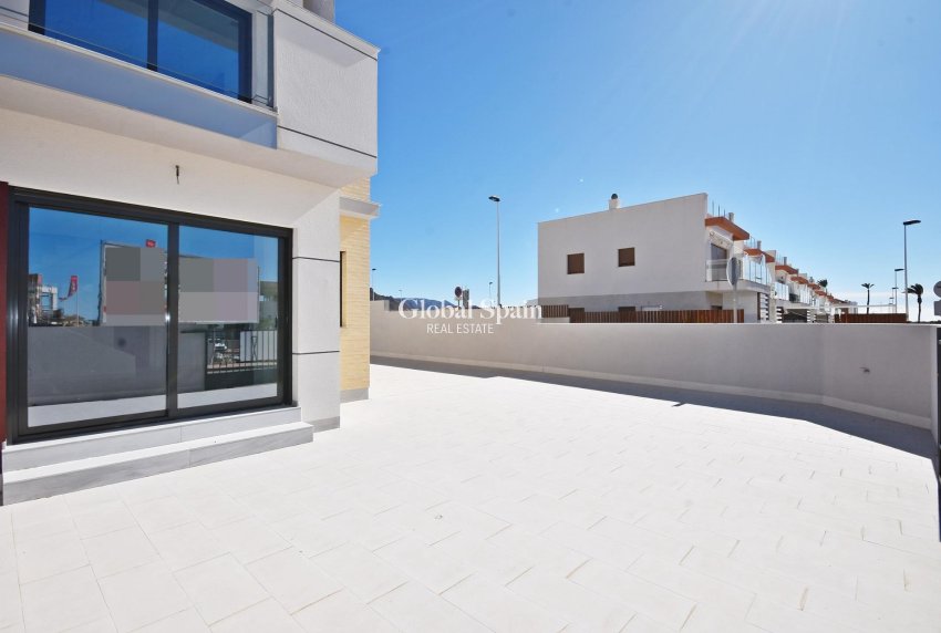 Nueva construcción  - VILLA -
PUERTO DE MAZARRÓN - Mar De Plata
