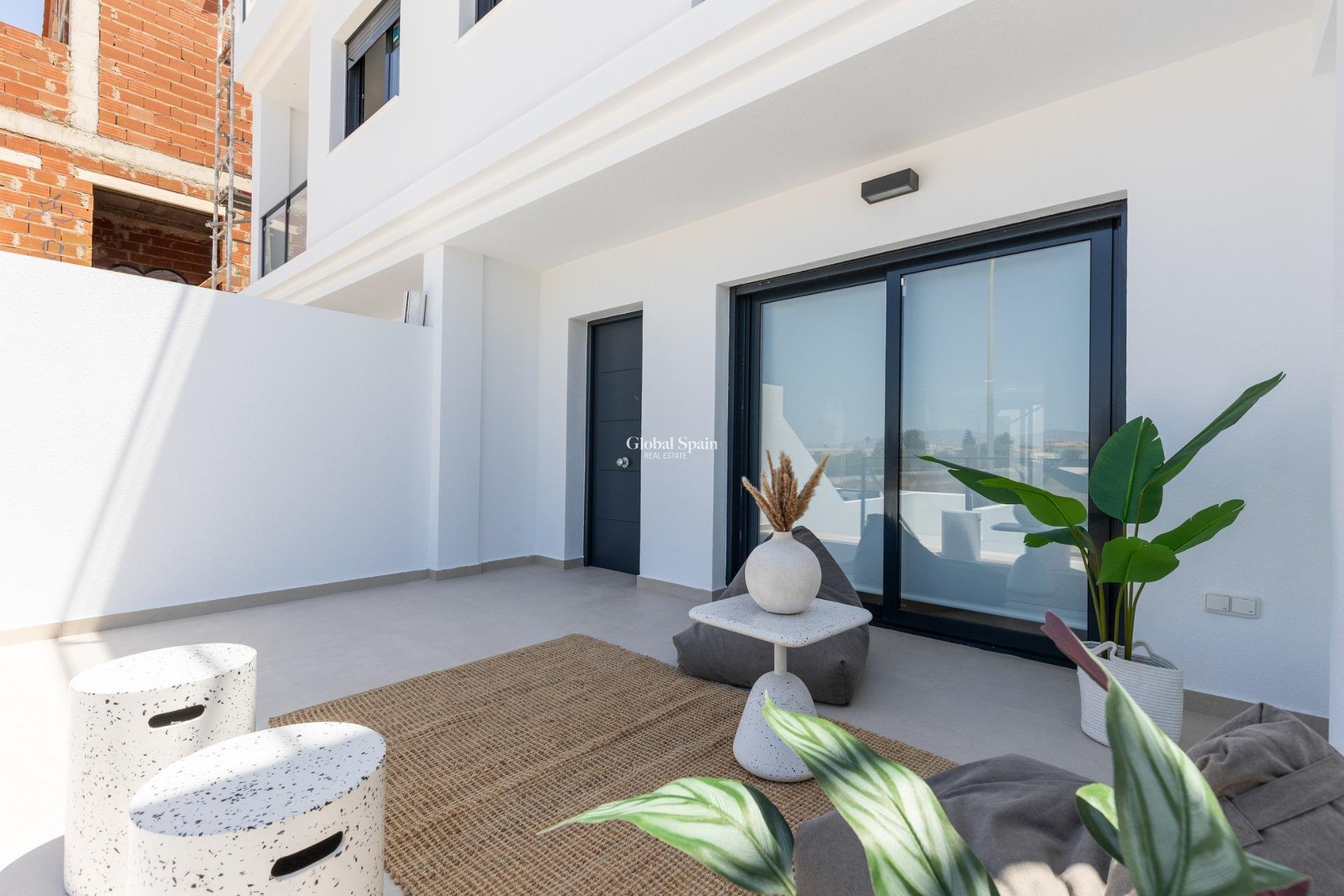 Nueva construcción  - VILLA -
RAFAL - pueblo