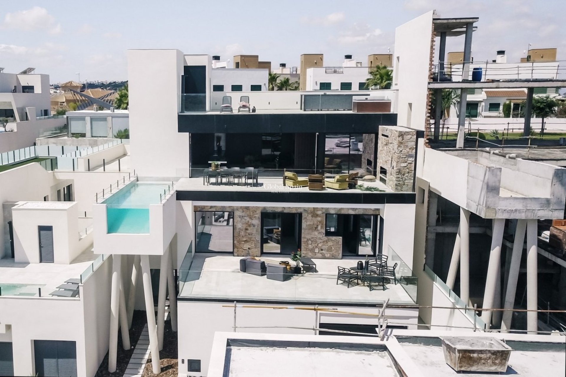 Nueva construcción  - VILLA -
ROJALES - ALTOS DE LA MARQUESA
