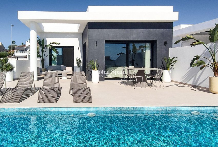 Nueva construcción  - VILLA -
ROJALES - Ciudad Quesada