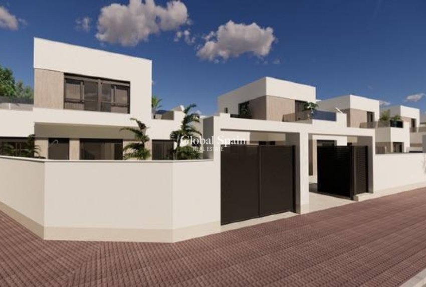 Nueva construcción  - VILLA -
SAN FULGENCIO - Polideportivo