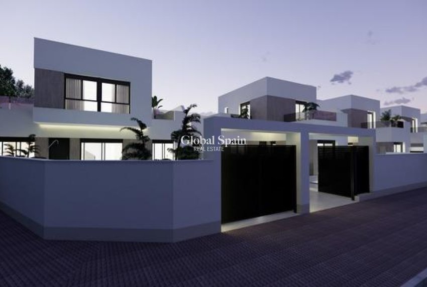 Nueva construcción  - VILLA -
SAN FULGENCIO - Polideportivo