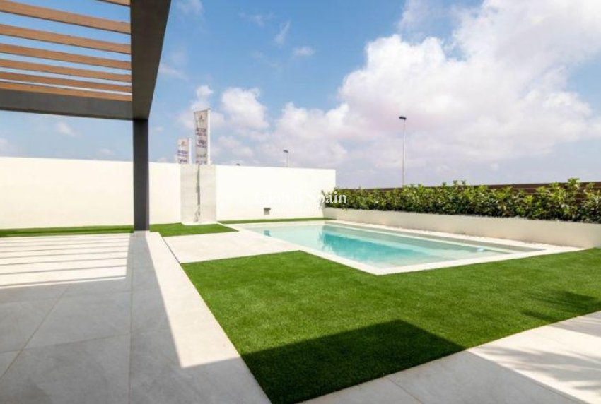 Nueva construcción  - VILLA -
TORREVIEJA - LOS BALCONES - LOS ALTOS