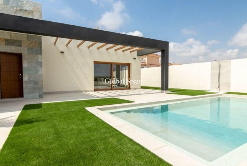 Nueva construcción  - VILLA -
TORREVIEJA - LOS BALCONES - LOS ALTOS