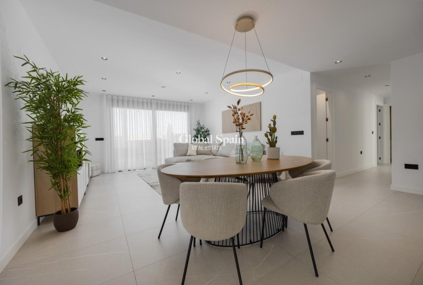 Nueva construcción  - VILLA -
TORREVIEJA - Sector 25