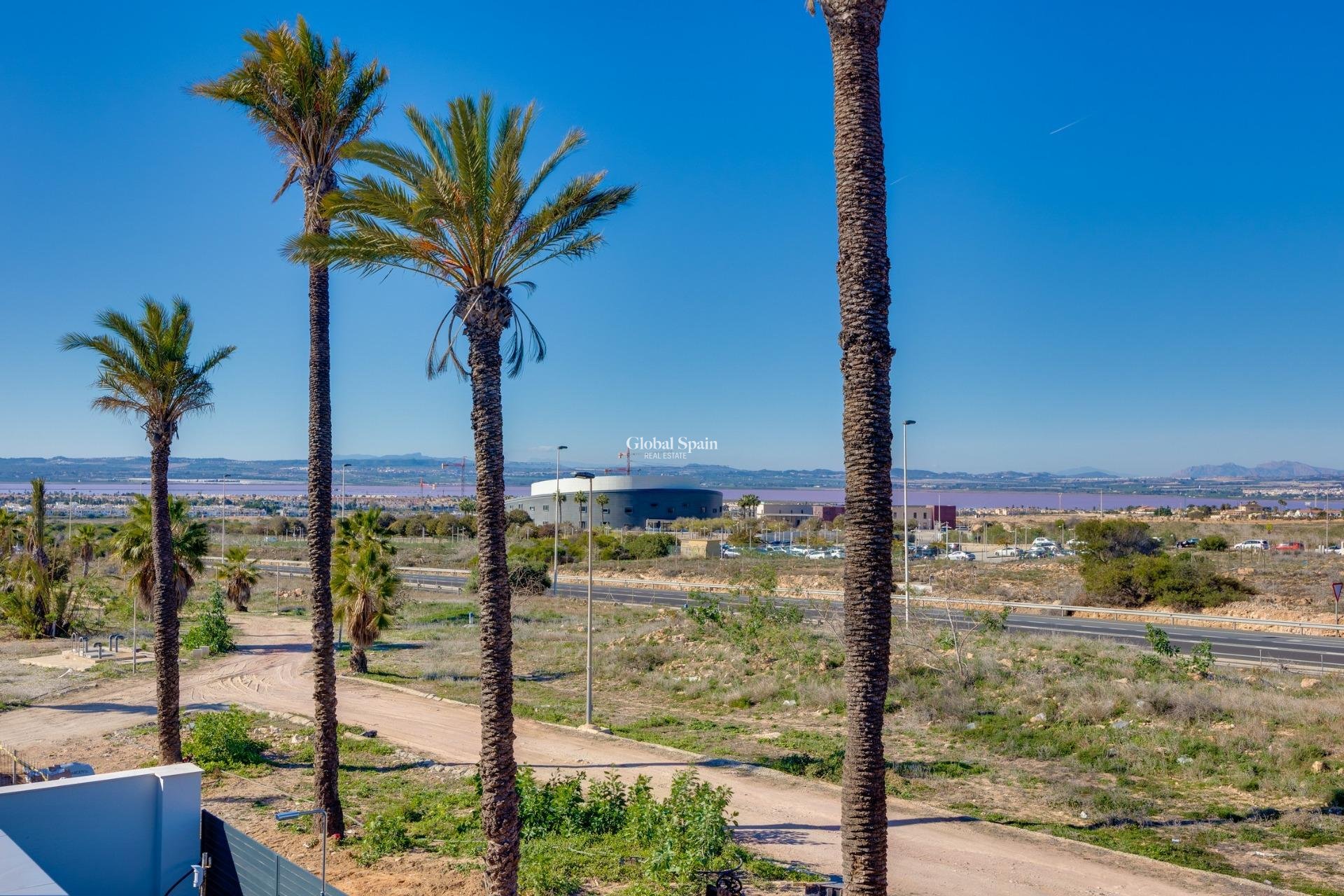 Nueva construcción  - VILLA -
TORREVIEJA - Sector 25