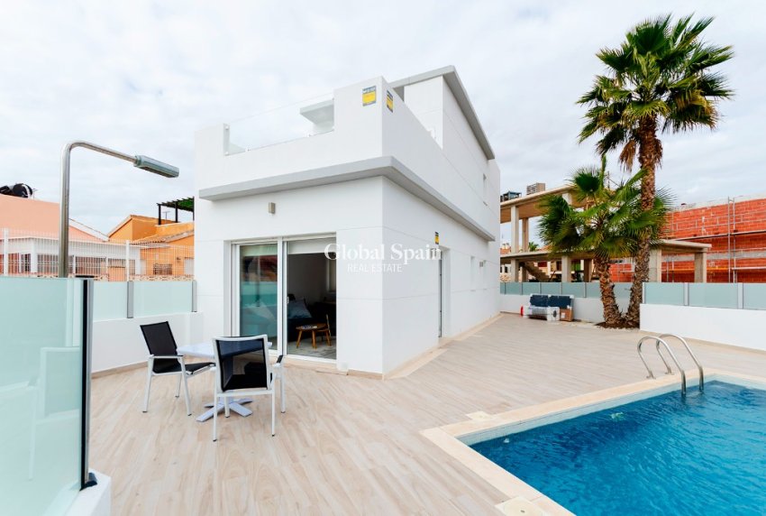 Nueva construcción  - Villa -
TORREVIEJA - Torreta
