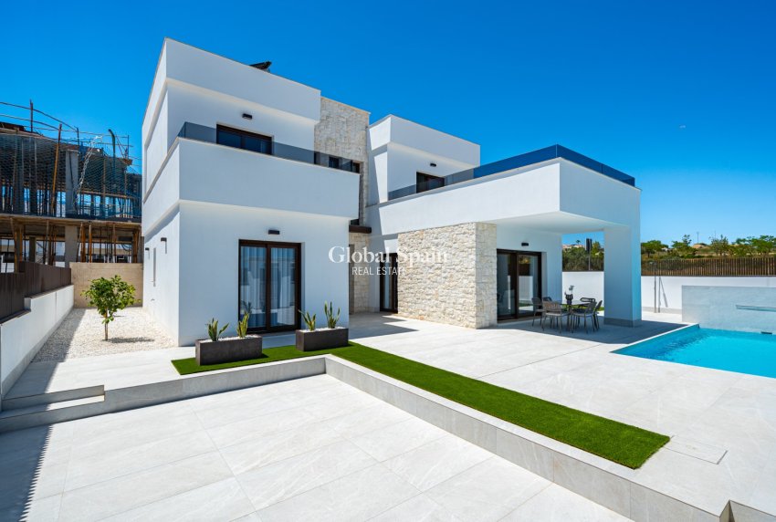 Nueva construcción  - VILLA -
VISTABELLA GOLF 