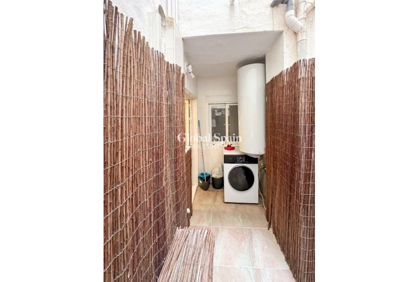 Odsprzedaż - 1. Mieszkanie / apartament -
 - Torrevieja