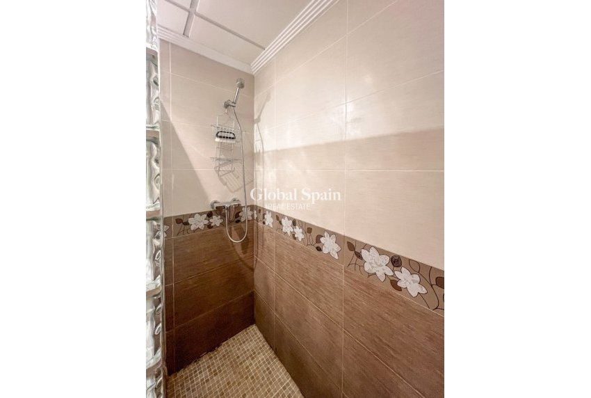 Odsprzedaż - 1. Mieszkanie / apartament -
 - Torrevieja