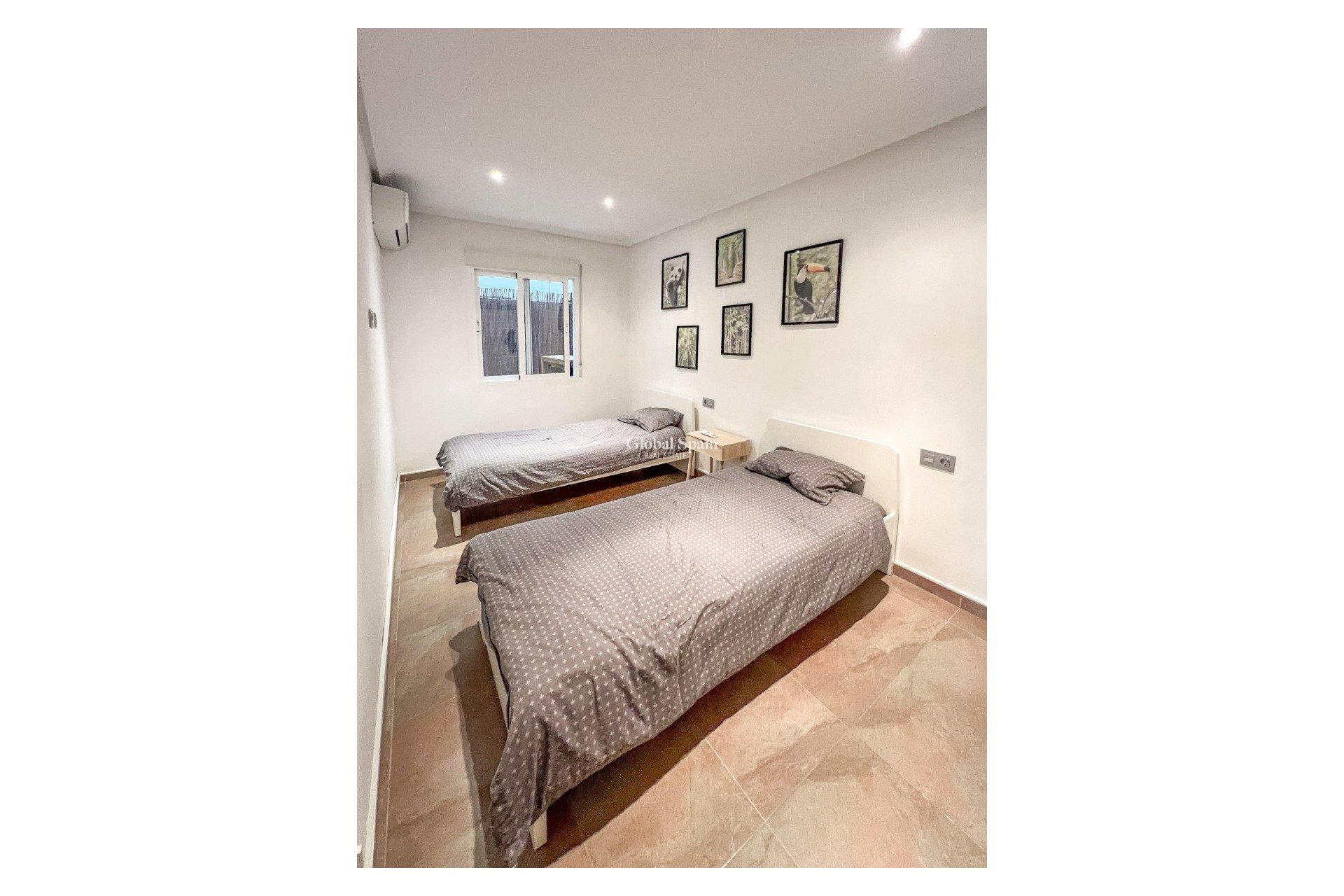 Odsprzedaż - 1. Mieszkanie / apartament -
 - Torrevieja