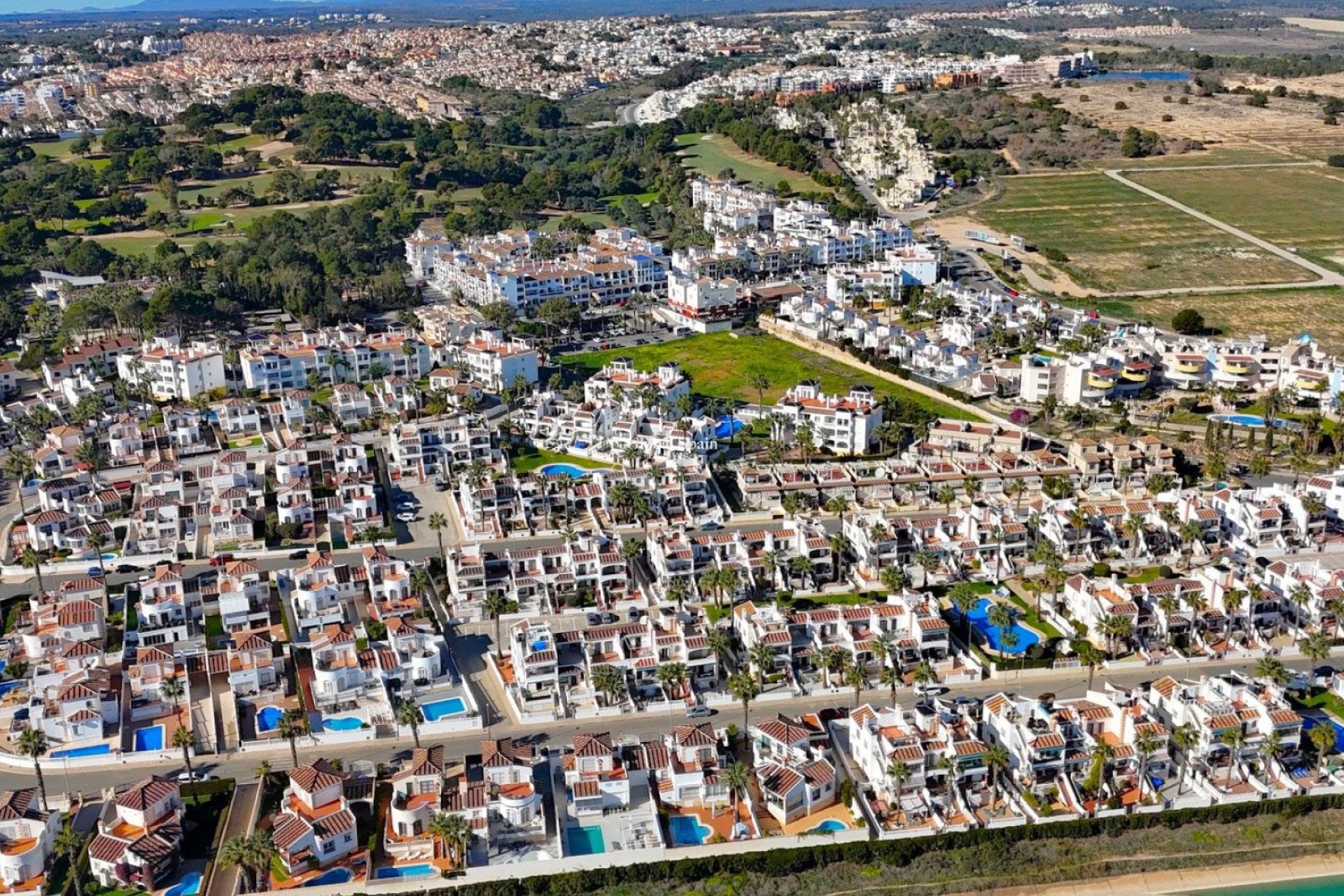Odsprzedaż - 2. Dom miejski -
ORIHUELA COSTA - VILLAMARTÍN