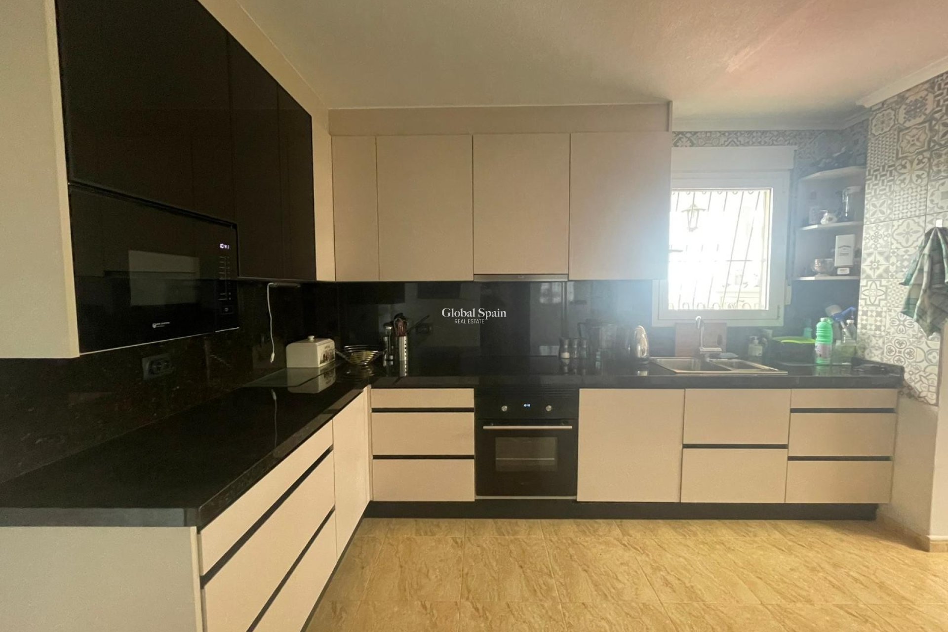 Odsprzedaż - 5. Finca / Nieruchomość wiejska -
Abanilla