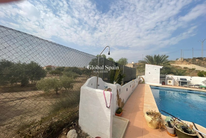 Odsprzedaż - 5. Finca / Nieruchomość wiejska -
Abanilla