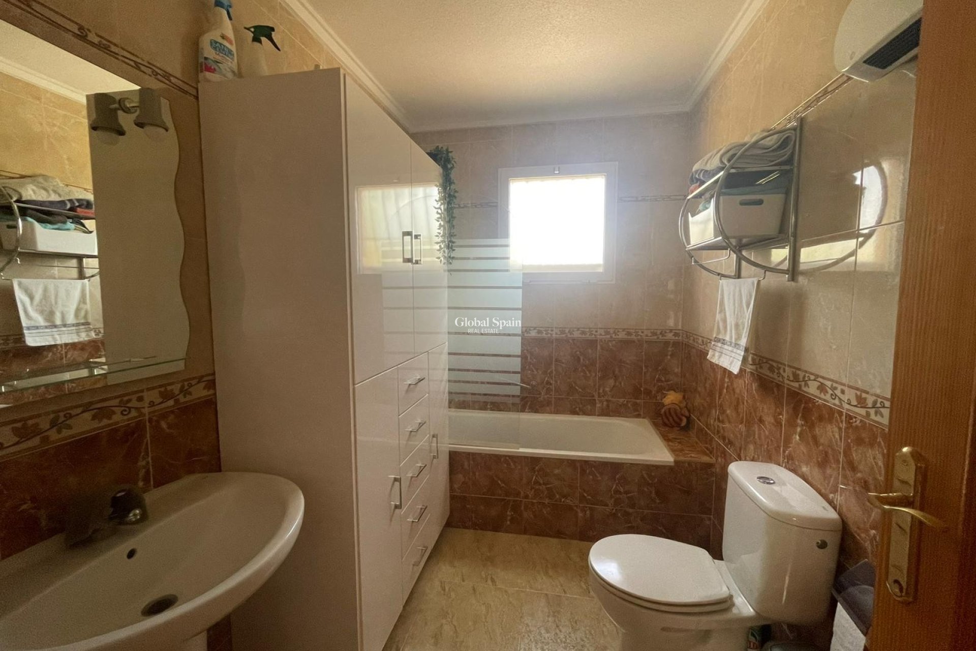 Odsprzedaż - 5. Finca / Nieruchomość wiejska -
Abanilla