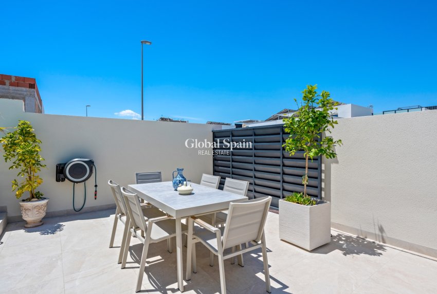 Odsprzedaż - 6. Willa wolnostojąca -
DAYA NUEVA - Costa Blanca South