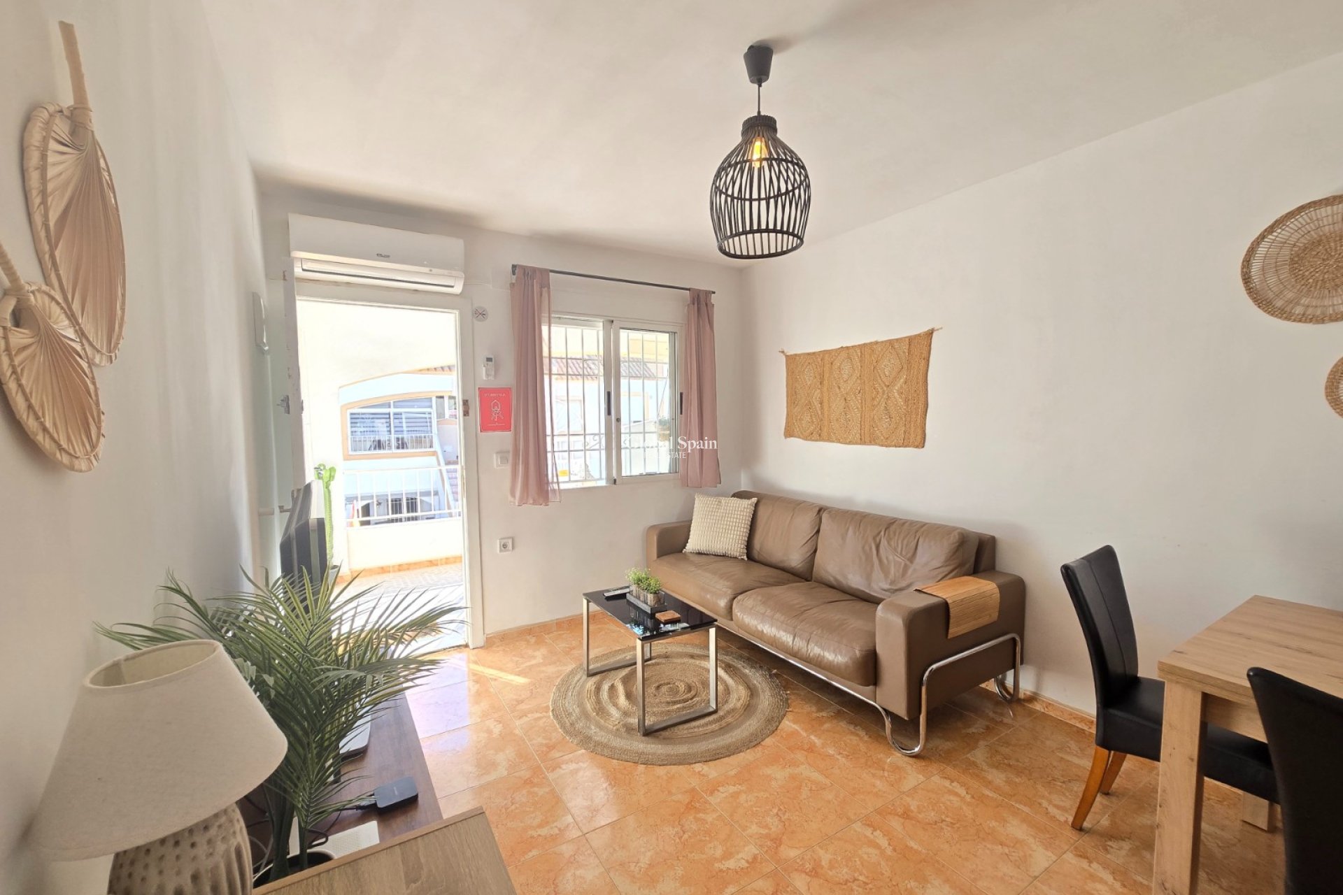 Odsprzedaż - Apartament - Apartament na ostatnim piętrze -
TORREVIEJA - El limonar