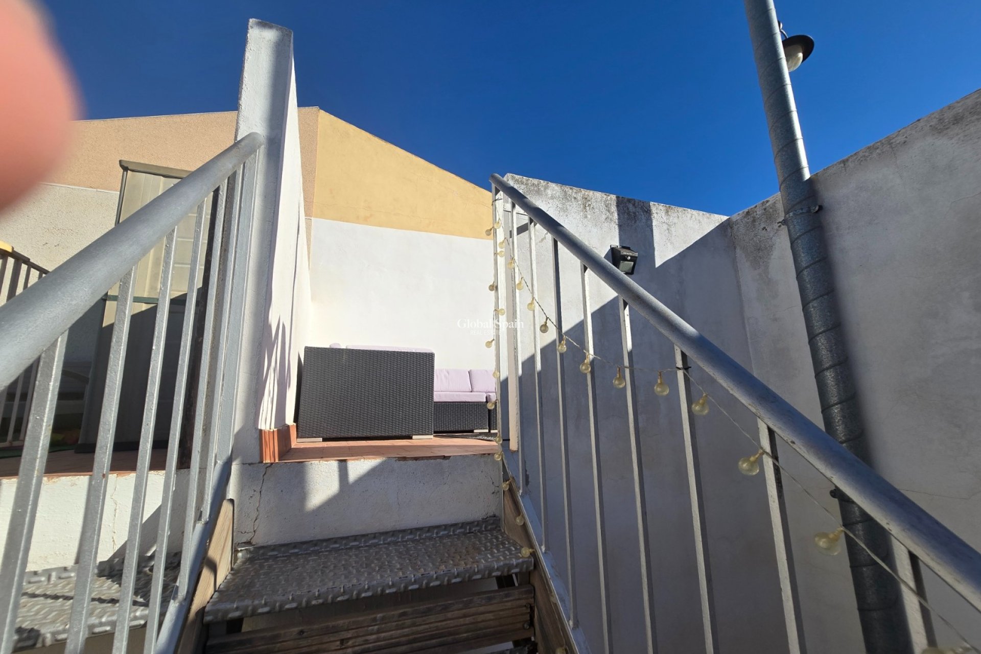 Odsprzedaż - Apartament - Apartament na ostatnim piętrze -
TORREVIEJA - El limonar