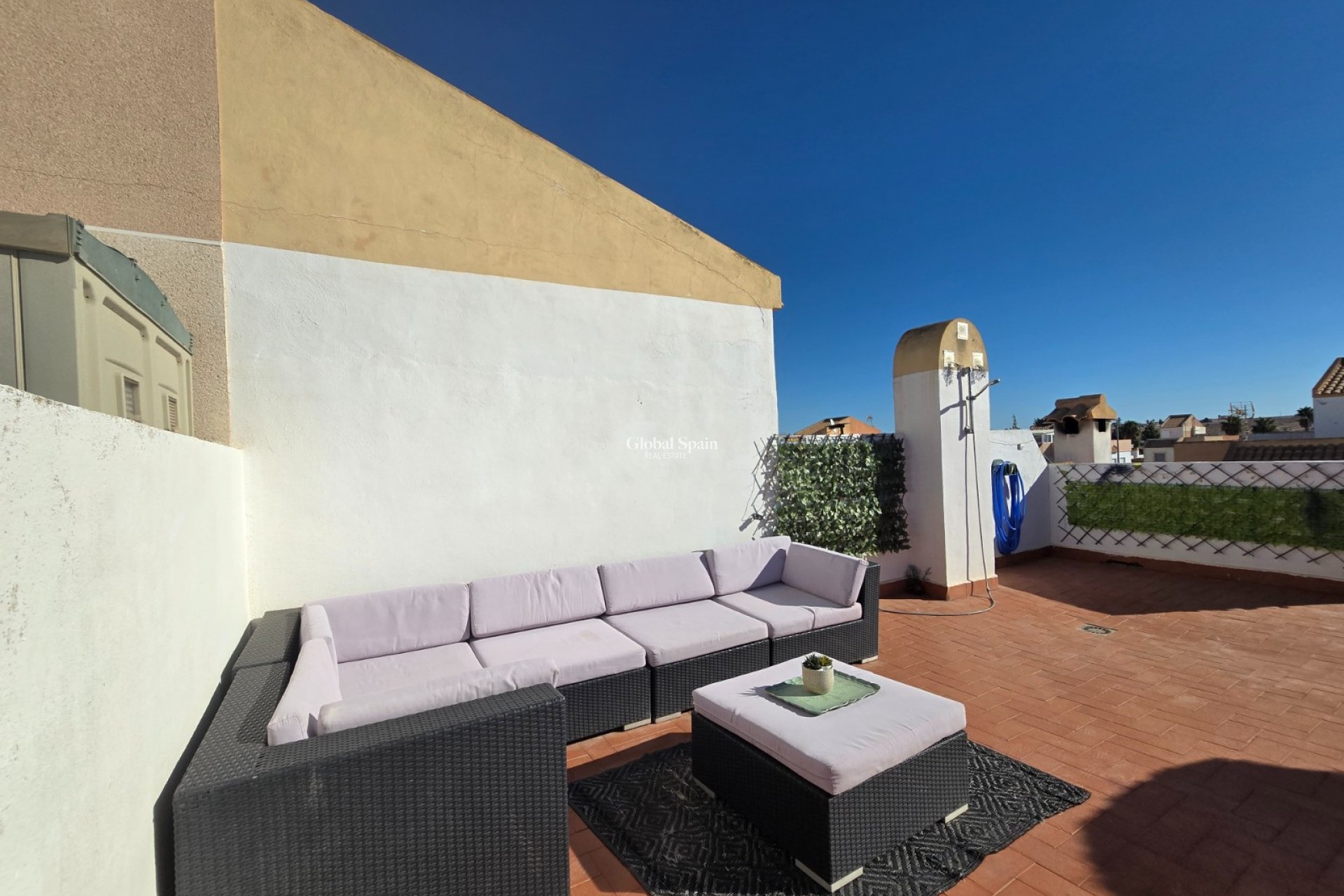 Odsprzedaż - Apartament - Apartament na ostatnim piętrze -
TORREVIEJA - El limonar