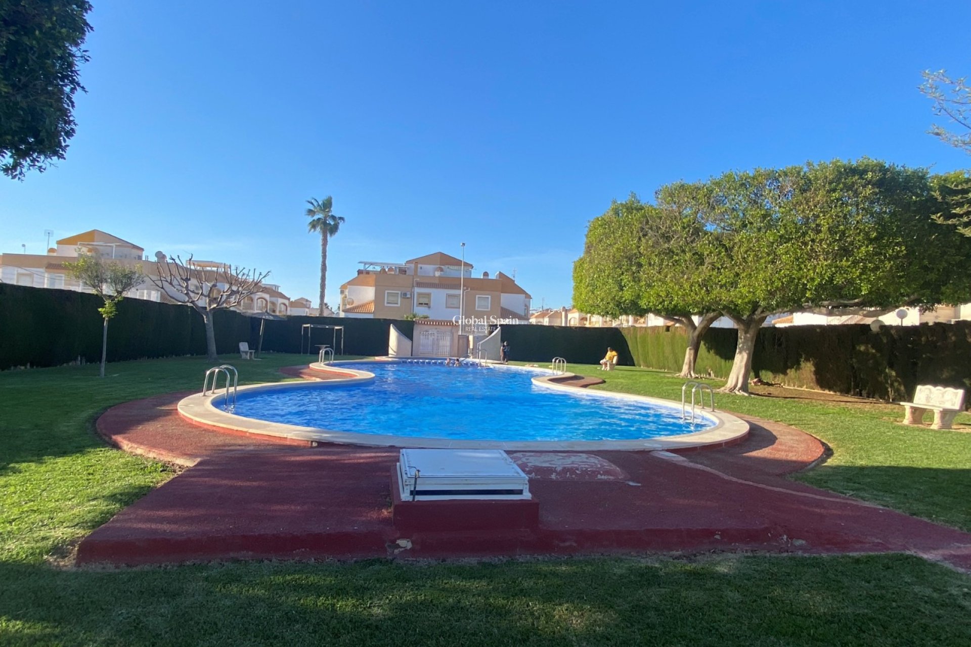 Odsprzedaż - Apartament - Apartament na ostatnim piętrze -
TORREVIEJA - El limonar