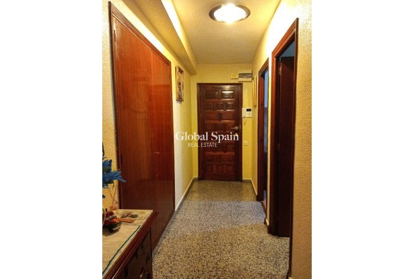 Odsprzedaż - Apartament -
Benidorm - Levante